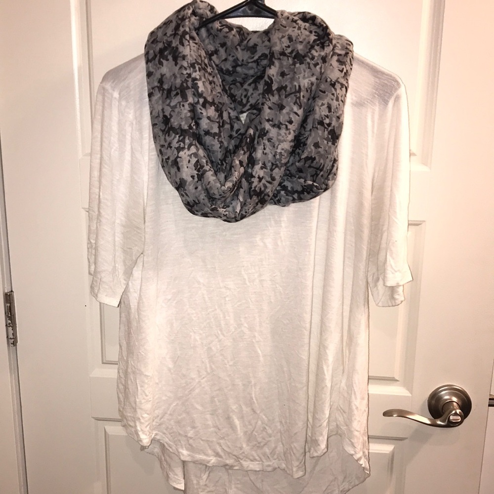 Cross body white tee